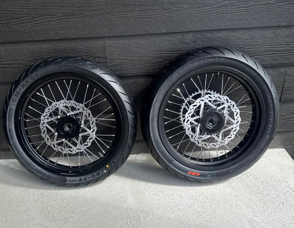 Ultra bee super motos